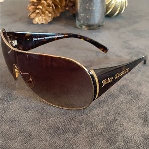 Woman’s sunglasses